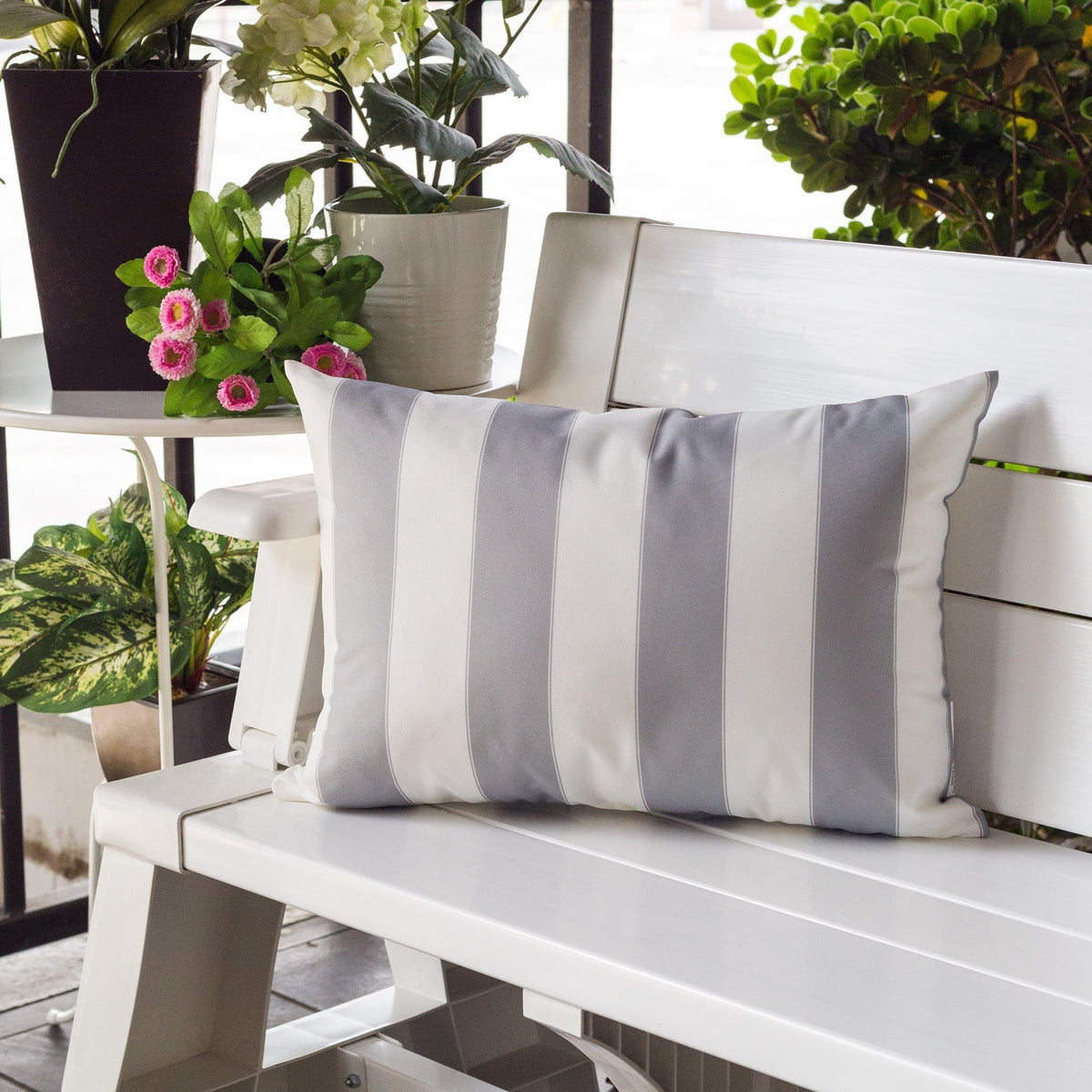 Horizon Stripe Pillow 14