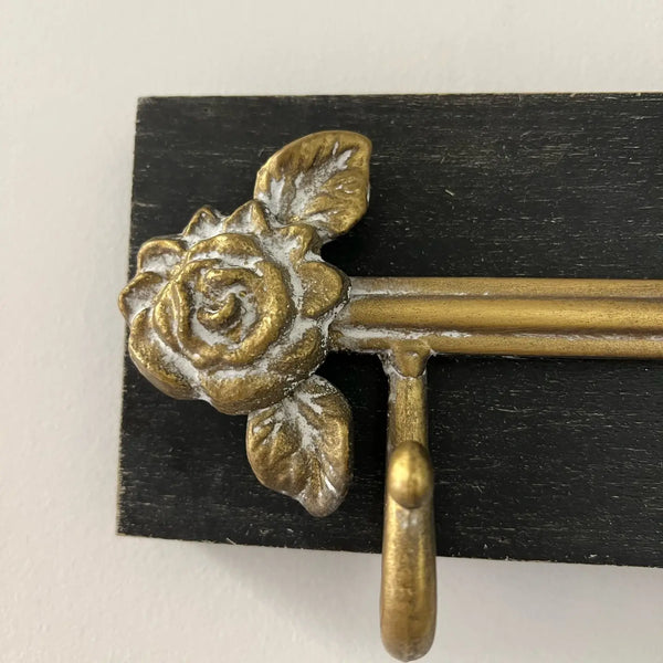 RETRO WALL HOOK RACK