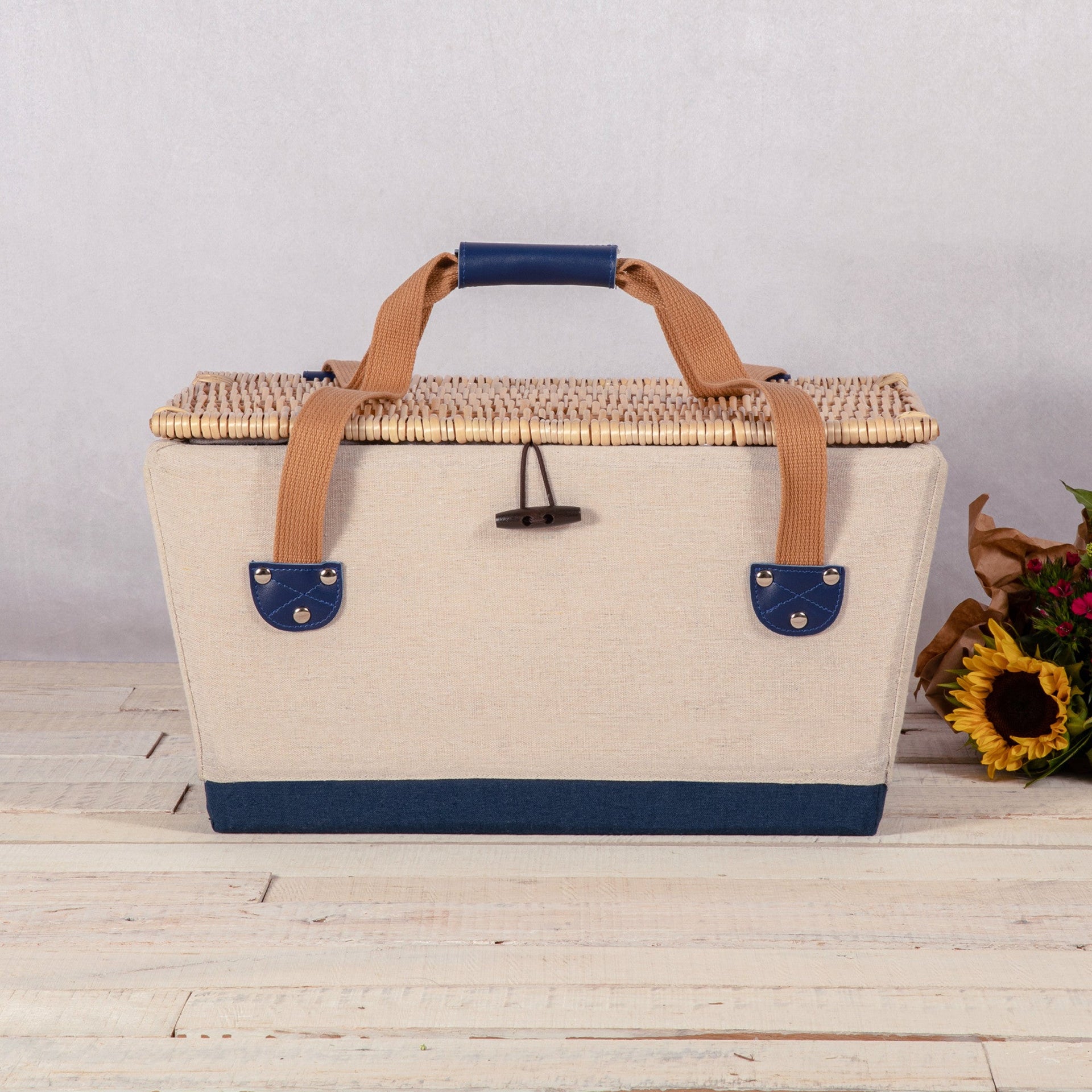 Boardwalk Picnic Basket for 4 Picnic Time Family of Brands