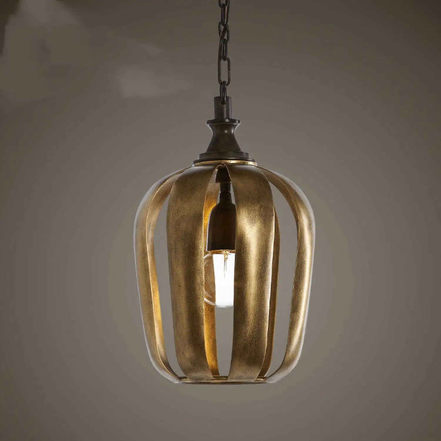 Elegant American Retro Chandelier for Living Room with Resin Lampshade