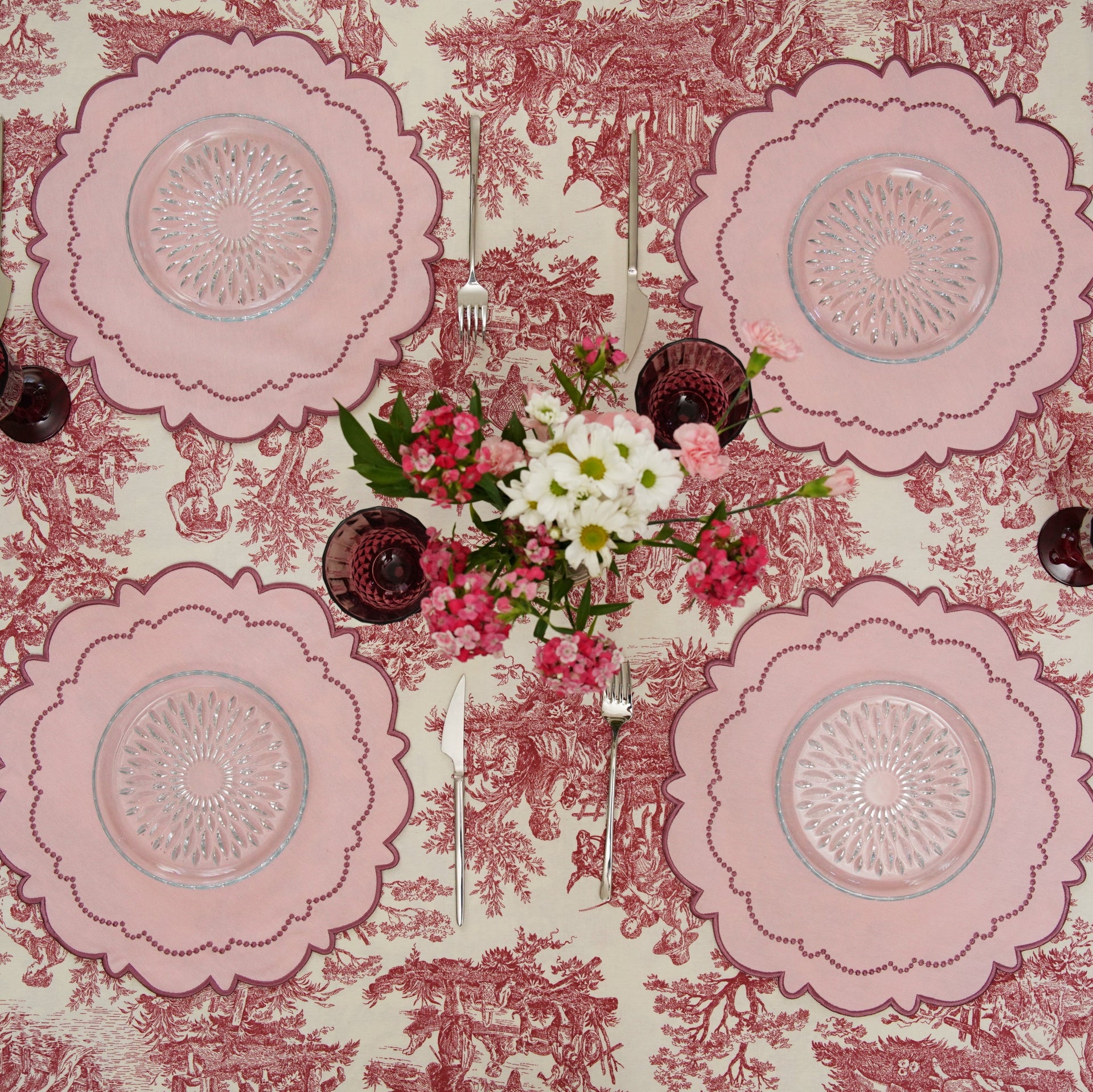 SPRING TABLE DECOR – HARMONY LIGHT PINK ROUND FABRIC PLACEMAT