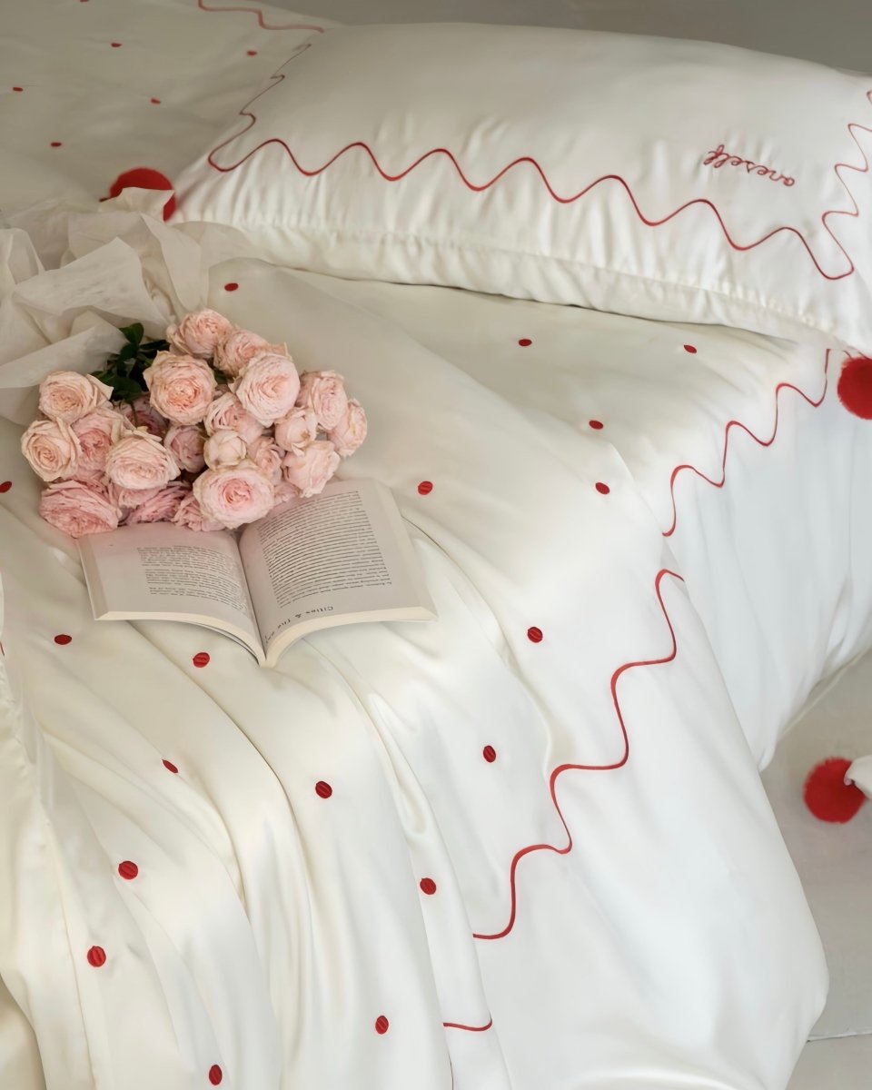 Elegant Retro Polka Dot Silky Smooth Tencel Lyocell Queen Size Duvet Cover Set