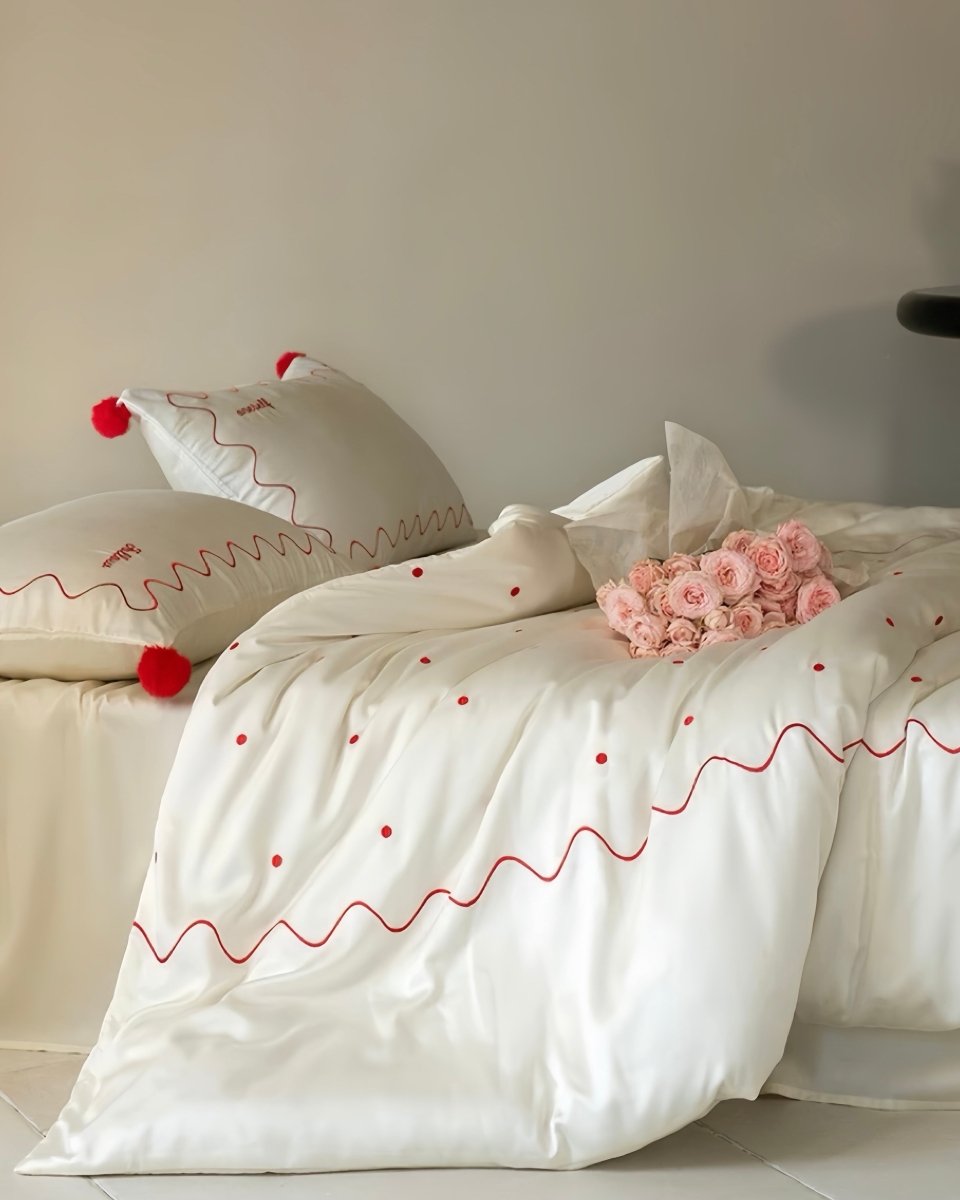 Elegant Retro Polka Dot Silky Smooth Tencel Lyocell Queen Size Duvet Cover Set