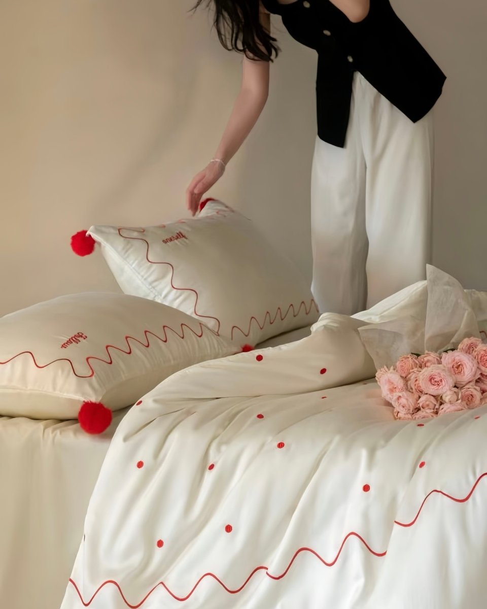 Elegant Retro Polka Dot Silky Smooth Tencel Lyocell Queen Size Duvet Cover Set