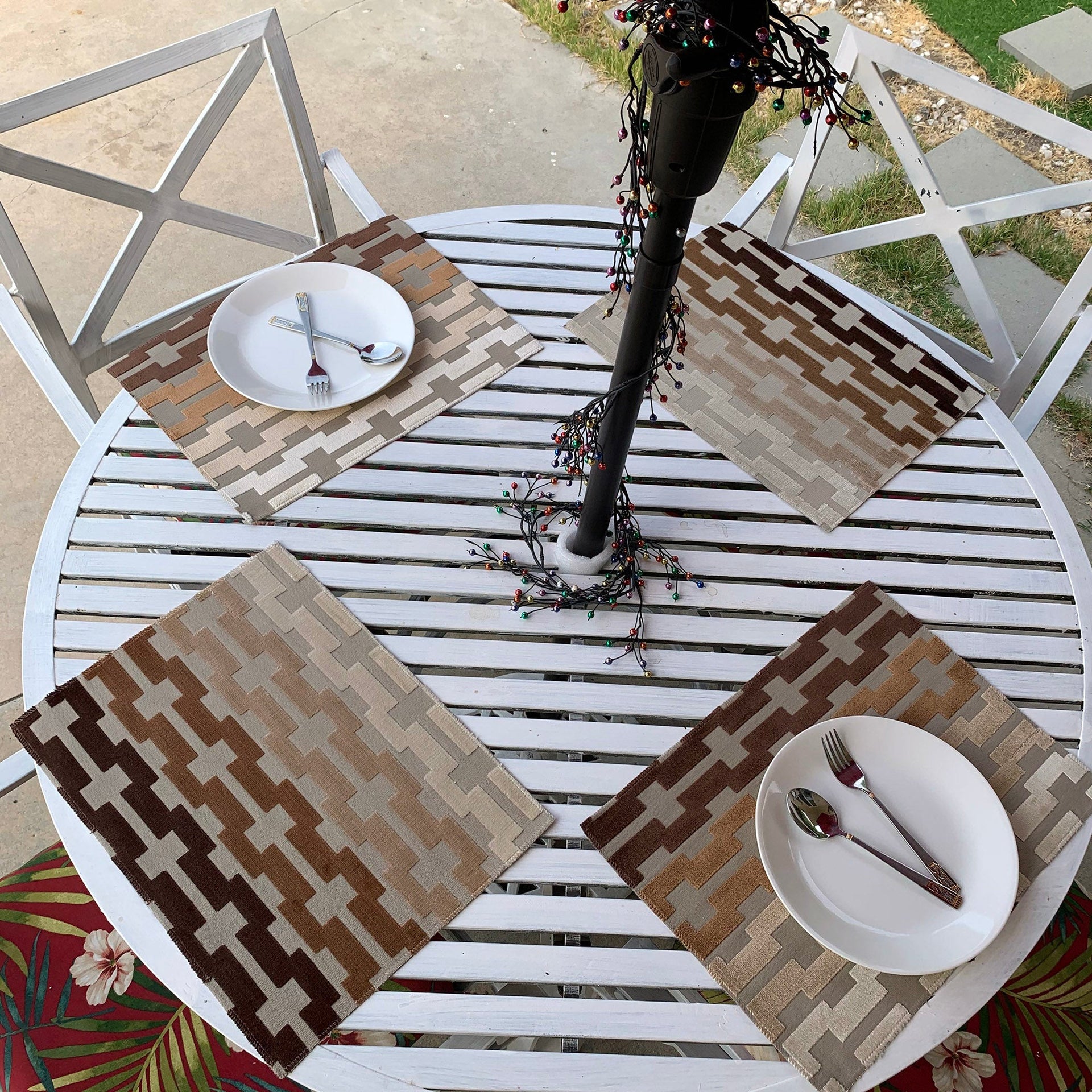 Bardot - Pack of 4 Beautiful Cut Velvet One-Side Placemats - Color: Driftwood