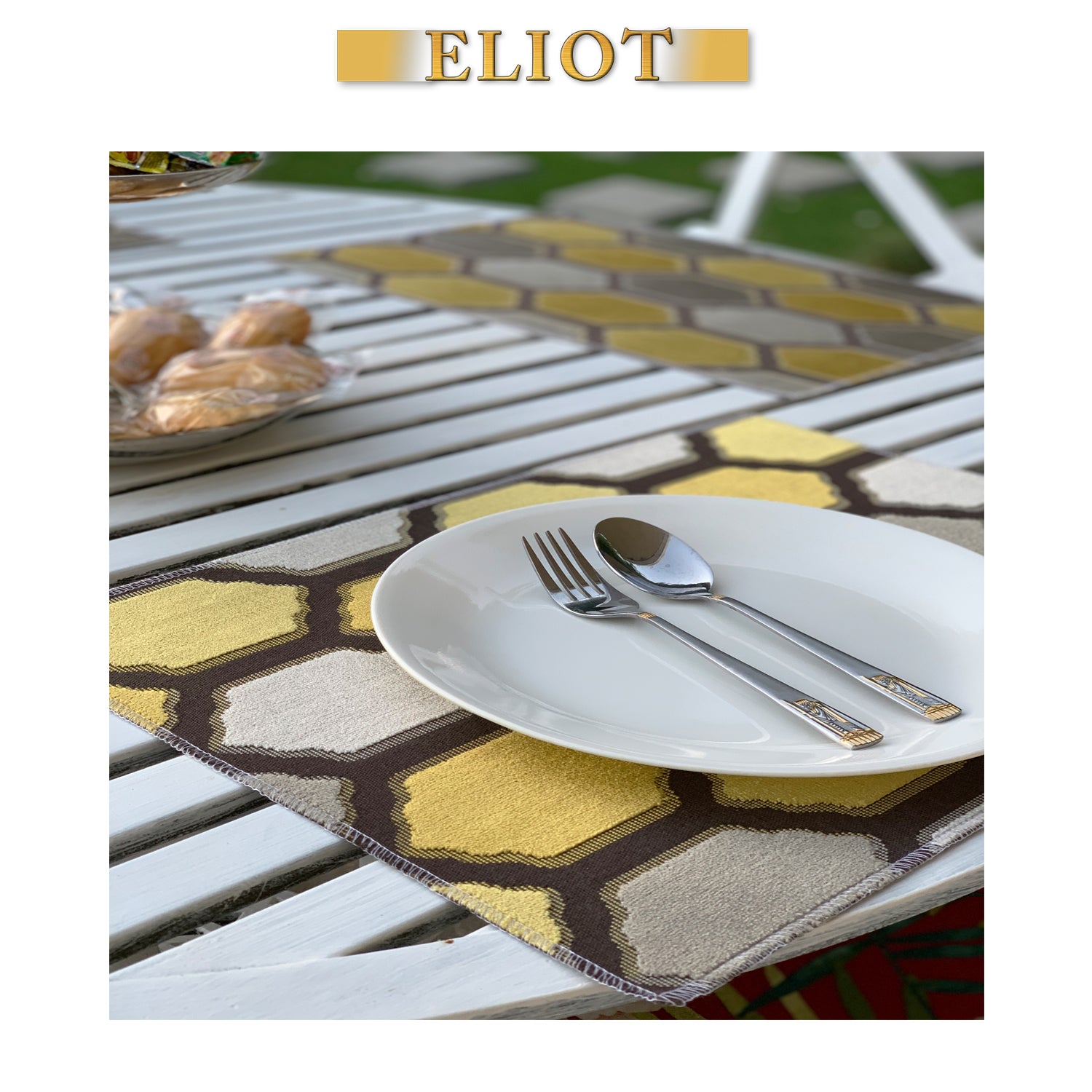 Seymour - Pack of 4 Beautiful Cut Velvet One-Side Placemats - Color:Curry