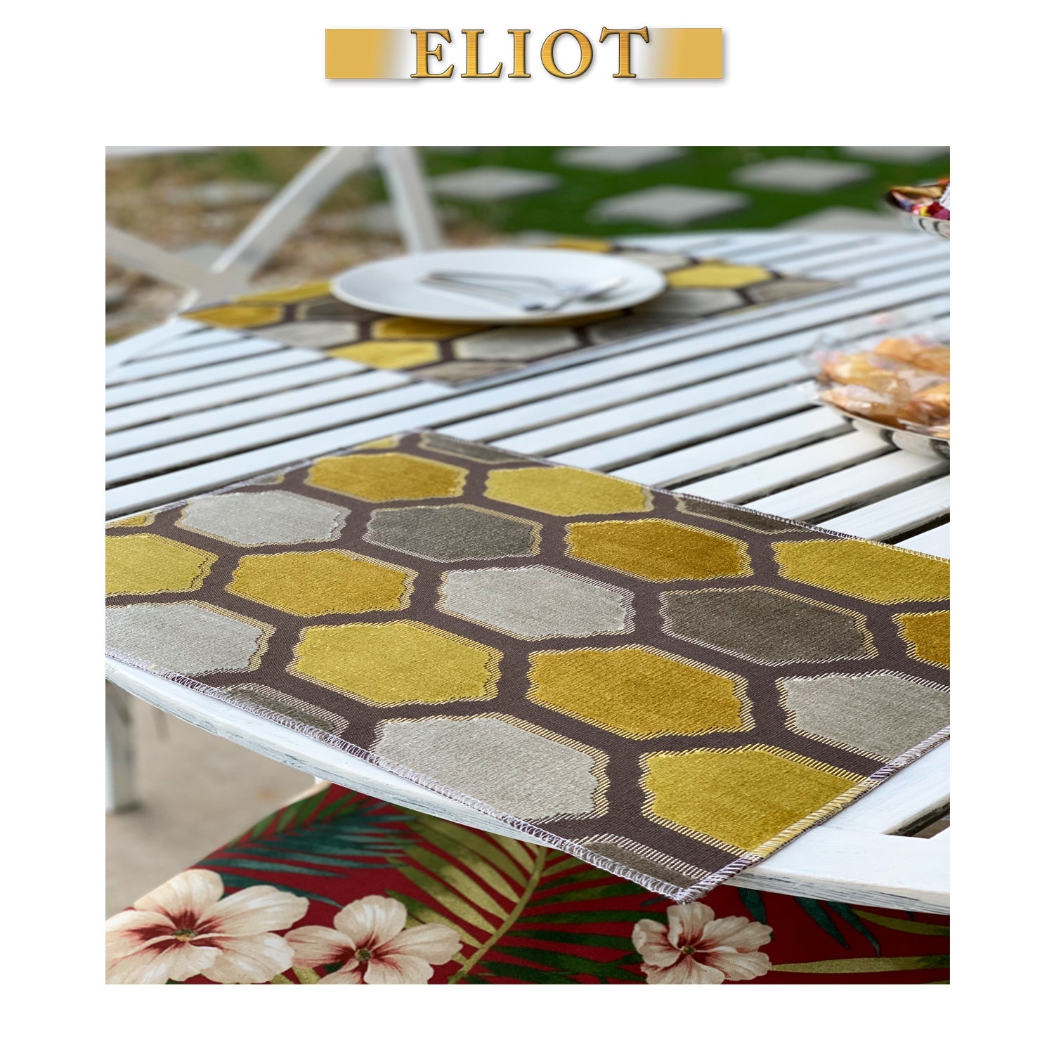 Seymour - Pack of 4 Beautiful Cut Velvet One-Side Placemats - Color:Curry