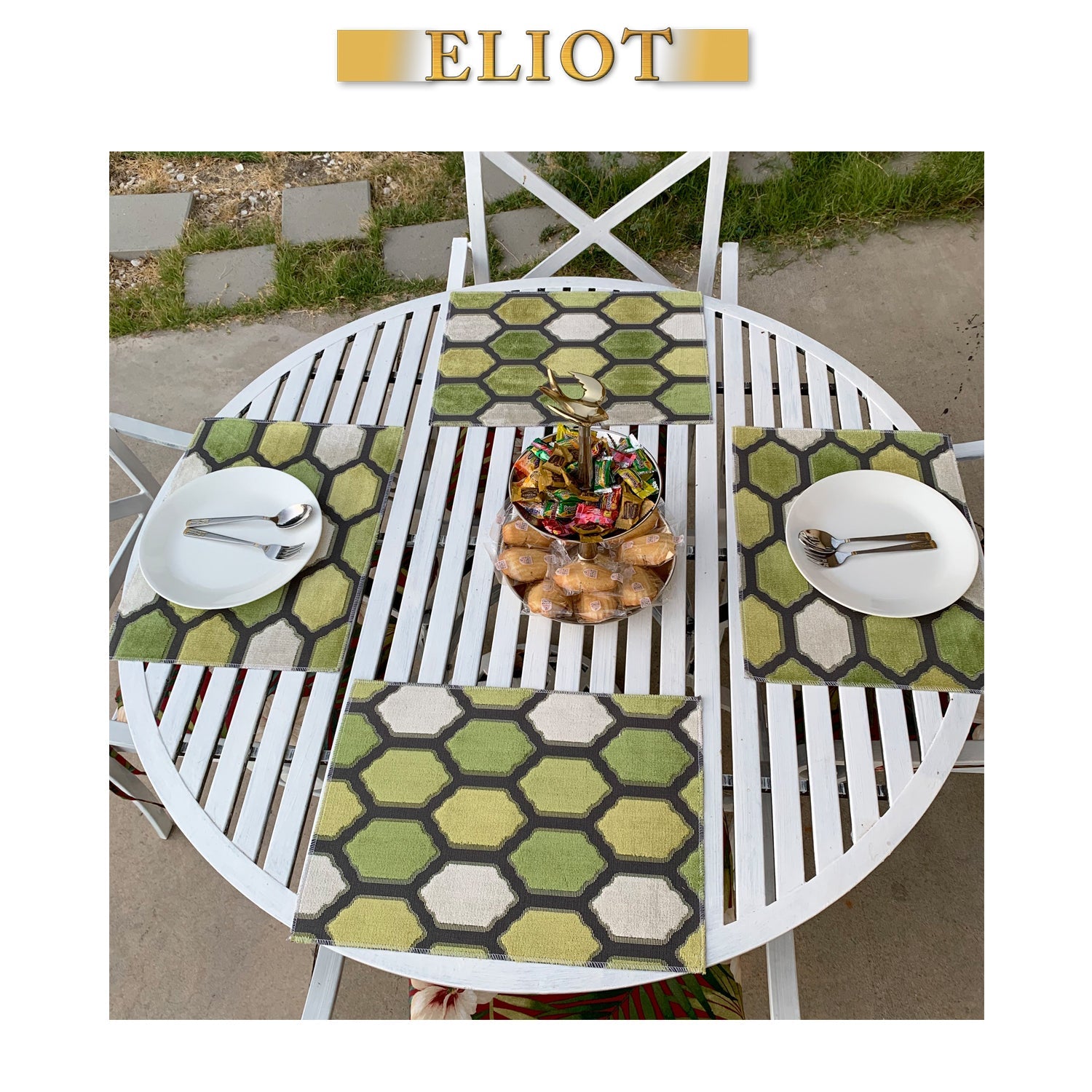 Seymour - Pack of 4 Beautiful Cut Velvet One-Side Placemats - Color: Grass