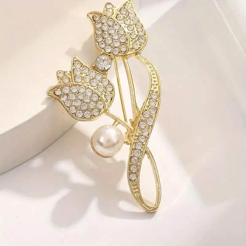 Exquisite Tulip-Shaped Faux Pearl Brooch Adorned with Artificial Diamond