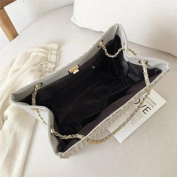 Famous Designer Pu Leather Chain Shoulder Bag/Crossbody Bags With High Quality And Large Capacity For Ladies And Girls