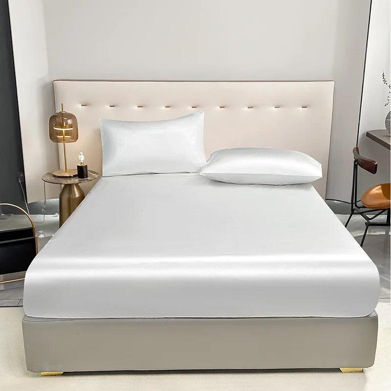 Waterproof Fitted Mattress Sheet with Elastic Band – Anti-Slip Polyester, Fits 20–30 cm (8–12 in) Mattresses, Multiple Sizes, Black/Gold/White