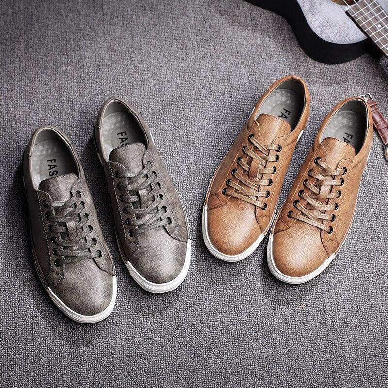 Fashion Leather Mens Shoes Soft High Quality Mens Casual Shoes Flat Footwear Classic Black White Men Fashion Walking Shoes Comfortable Modern Design
