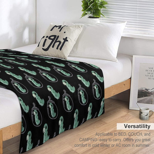 Hollow Knight Grub Pattern Wrinkle-free Throw Blanket