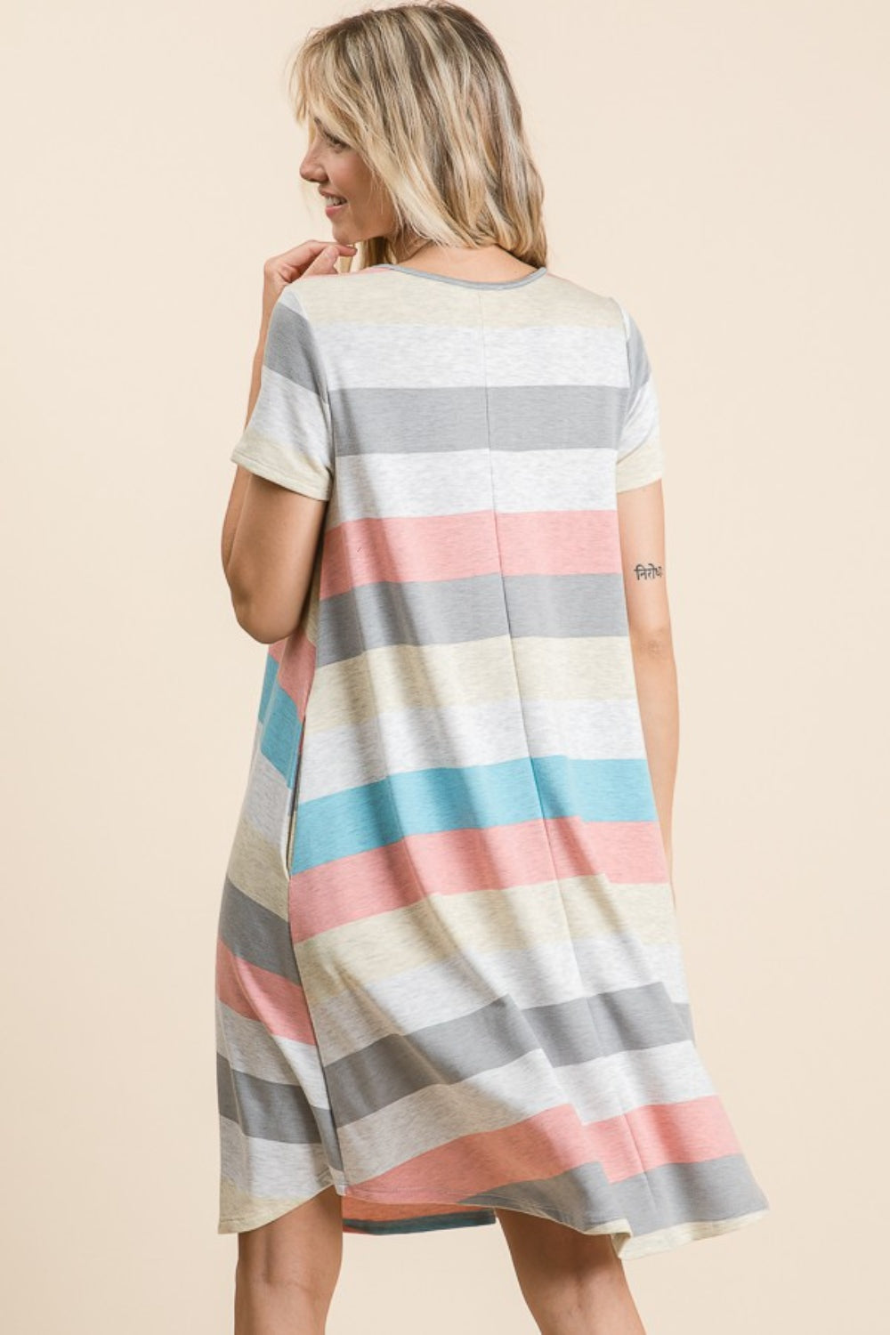 Striped Short Sleeve Dress with Pockets For Women – Casual Striped Dress, Comfortable Short Sleeve Dress, Pocketed Striped Dress, Versatile Striped Dress, Relaxed Fit Dress, Effortless Striped Dress, Chic Short Sleeve Dress