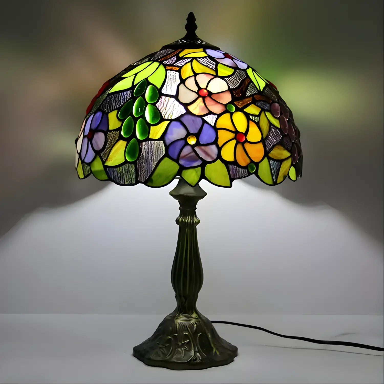 Tiffany Lamp Shade with Grape & Daisy