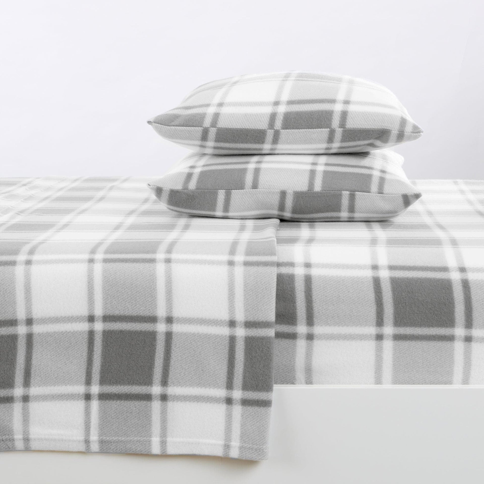 4-Piece Printed Fleece Sheet - Dara Collection