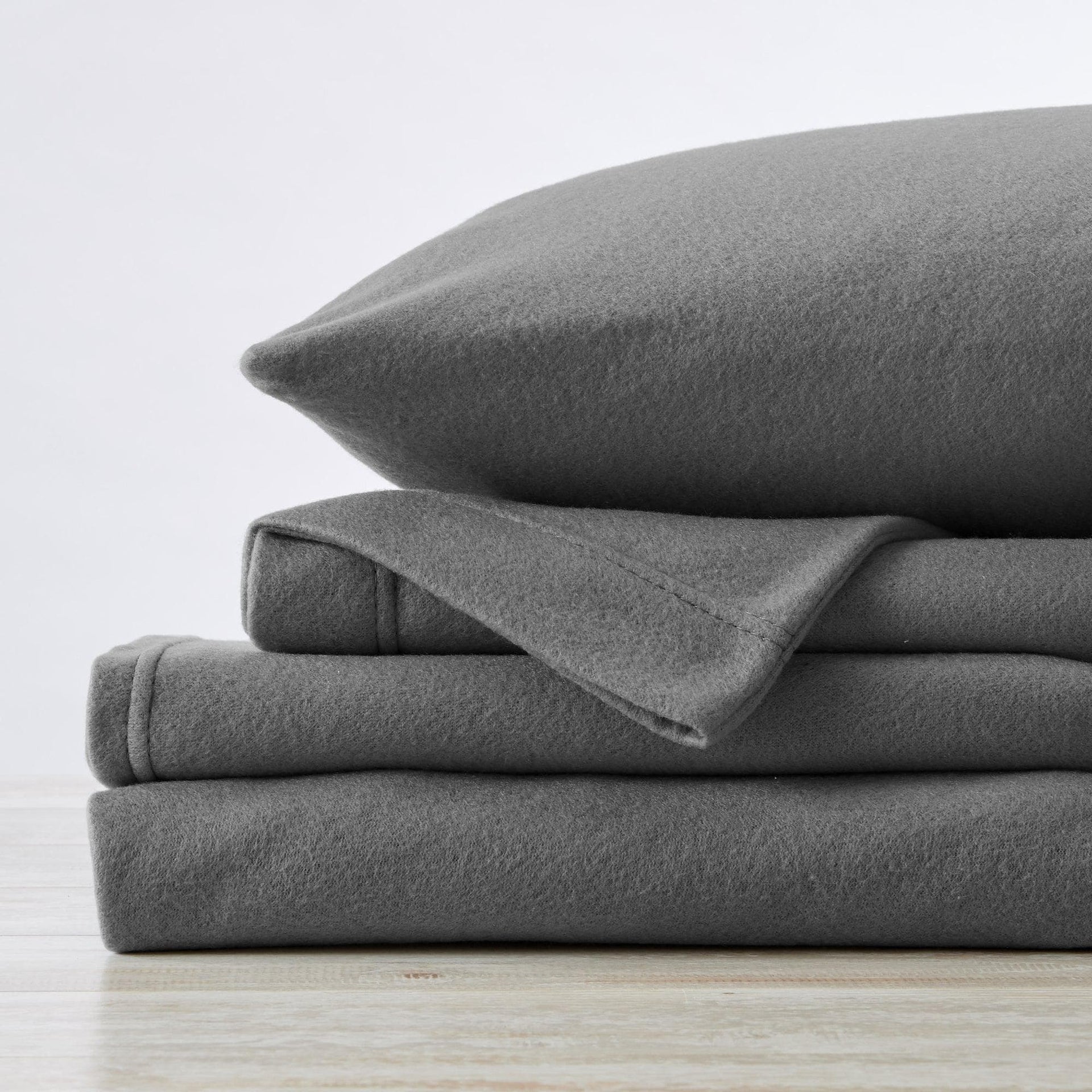 4-Piece Solid Fleece Sheet - Christina Collection
