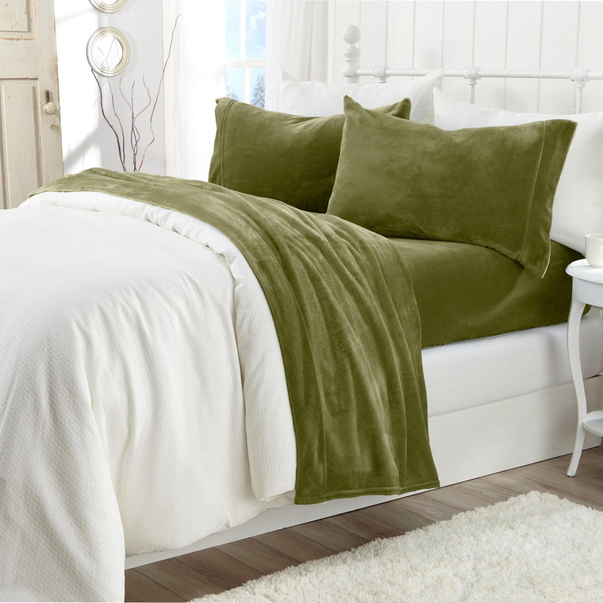 4-Piece Solid Plush Sheet - Velvet Luxe Collection