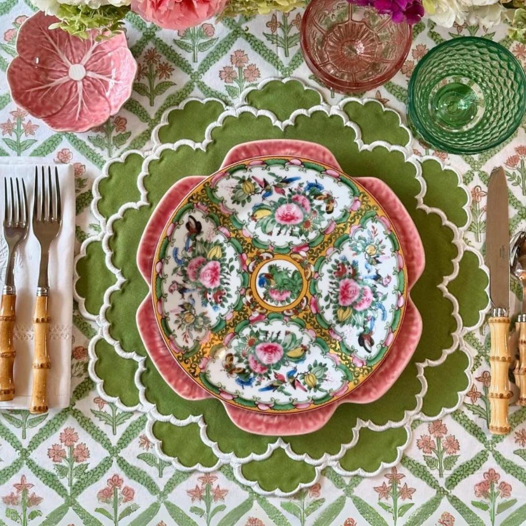 SPRING TABLE DECOR – CRESSIDA GREEN ROUND FABRIC PLACEMAT