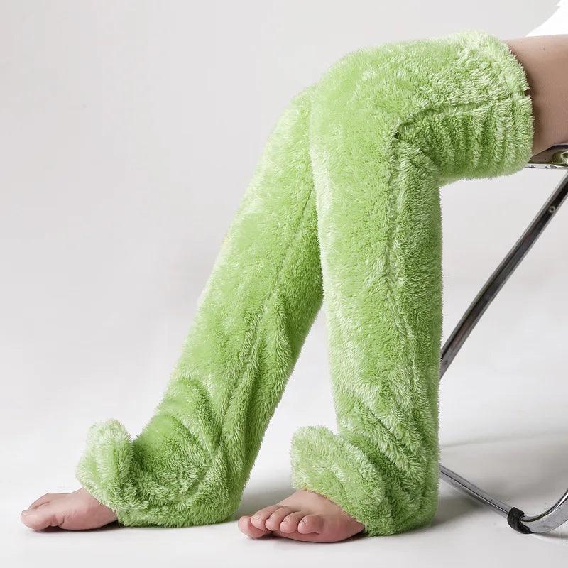 Over-Knee Fuzzy Warmth You’ll Love 🧦❄️