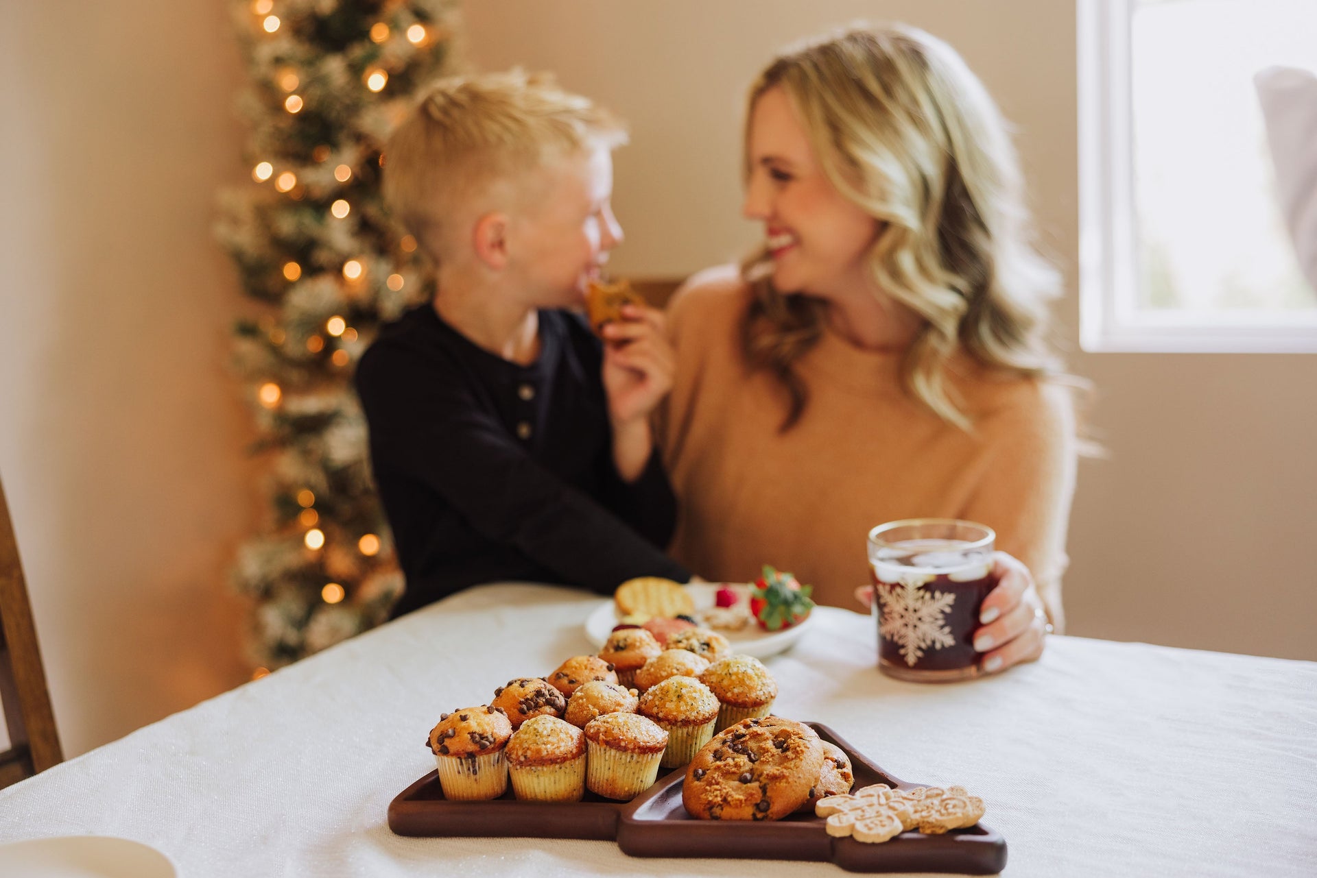 Christmas Tree Sectioned Serving Tray Picnic Time Family of Brands