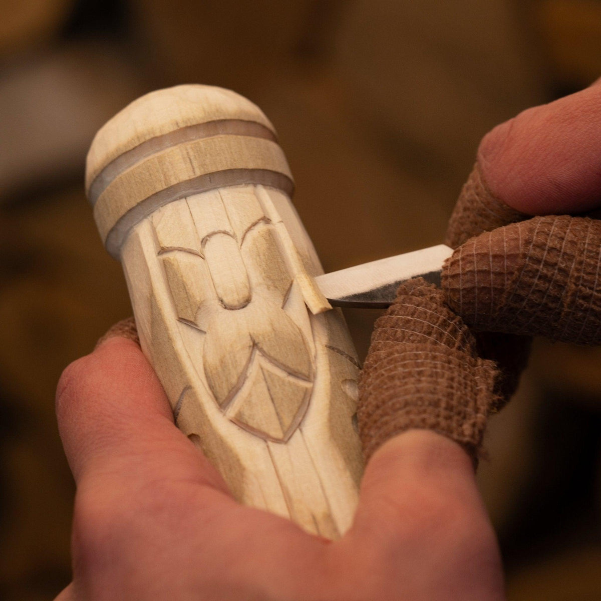 Hand-Carved Thor Figurine – 14 cm (5.7 inches) Wooden Scandinavian God Statue