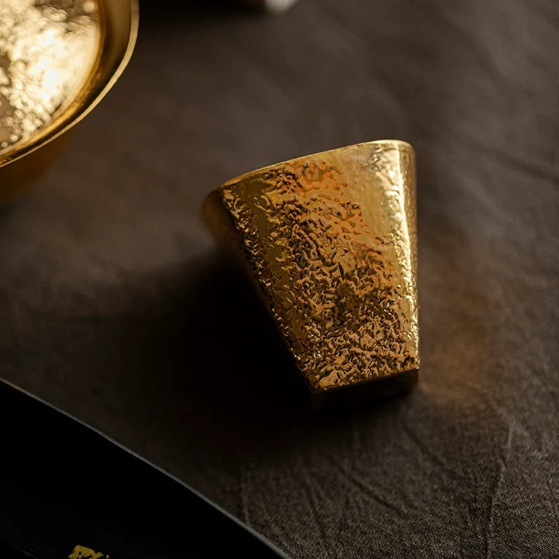 Japanese Luxury Hand-shaped Gilding 「打ち目模様」 Tea Cup