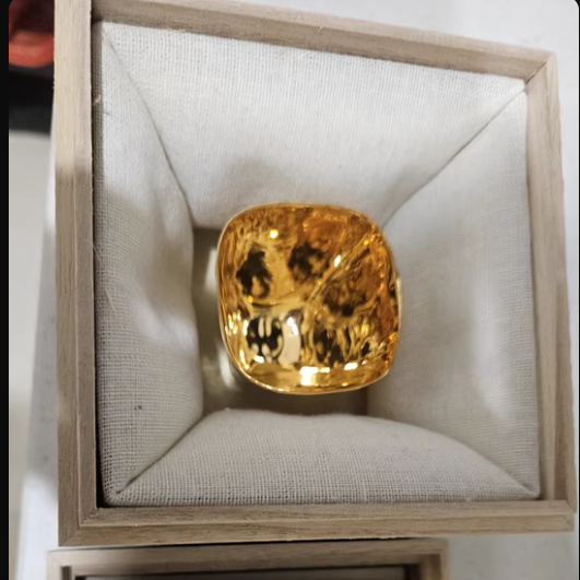 Japanese Luxury Hand-shaped Gilding 「打ち目模様」 Tea Cup