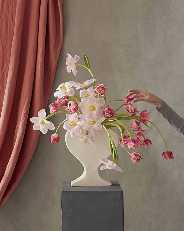 Handmade Ceramic Whimsical Eclectic Retro Heart-Shaped Flower Vase - Decorative Pottery Vase