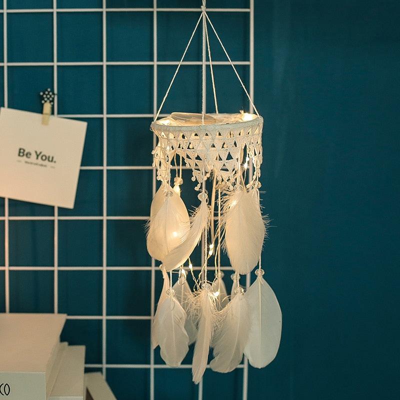 Handmade White Feather Dream Catcher Wind Chimes Hanging Ornaments Ceiling Decor Room Dream Net  Hanging Craft Gift Car Ornament Ribbons Feathers Wrapped Lights For Bedroom Decor Wedding Decorations