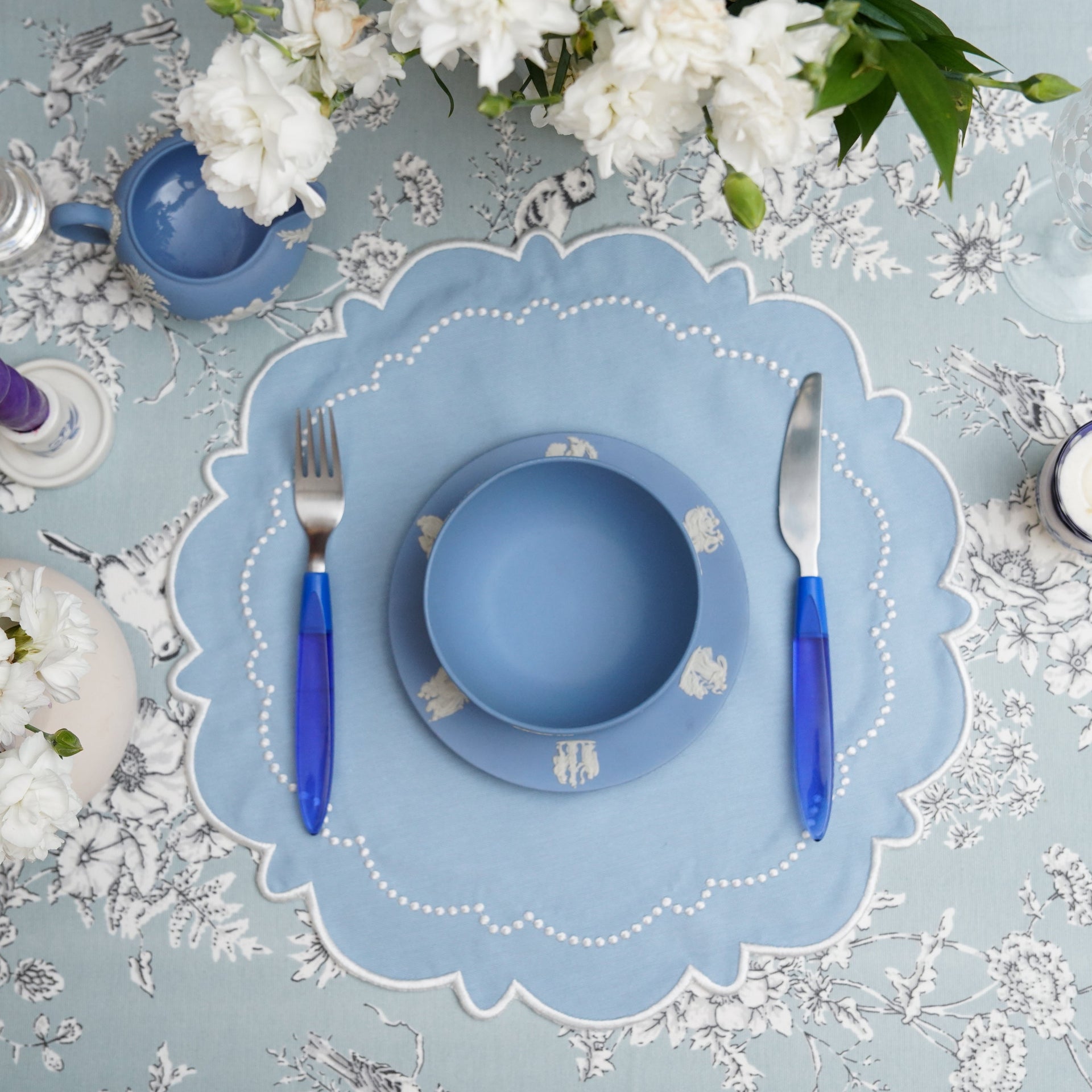 SPRING TABLE DECOR – HARMONY BLUE ROUND FABRIC PLACEMAT
