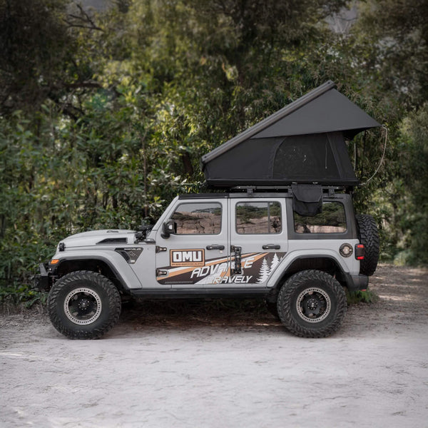 Heavy Duty 2-3 Person Hardshell Rooftop Tent With Ladder (SAK93120)