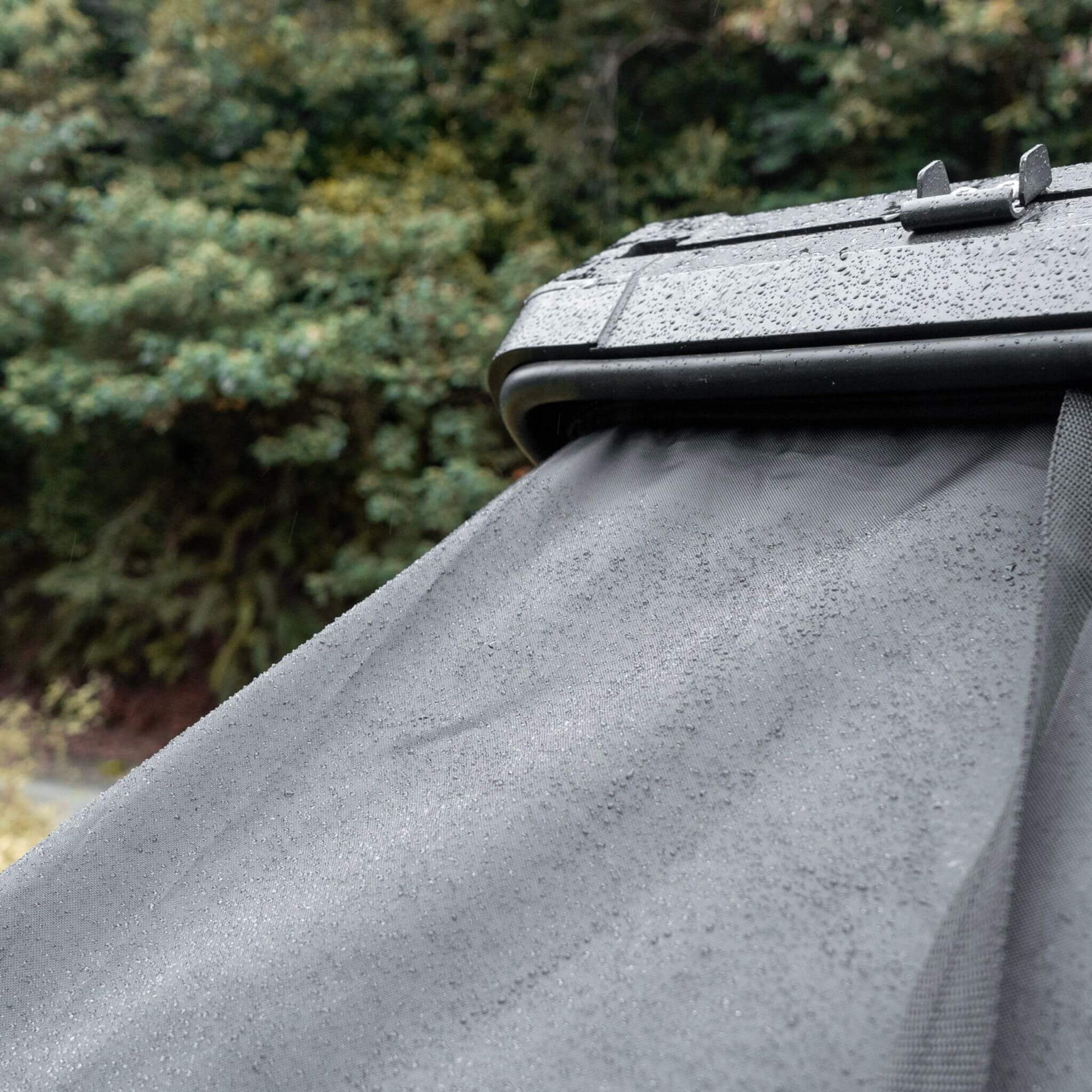 Heavy Duty 2-3 Person Hardshell Rooftop Tent With Ladder (SAK93120)