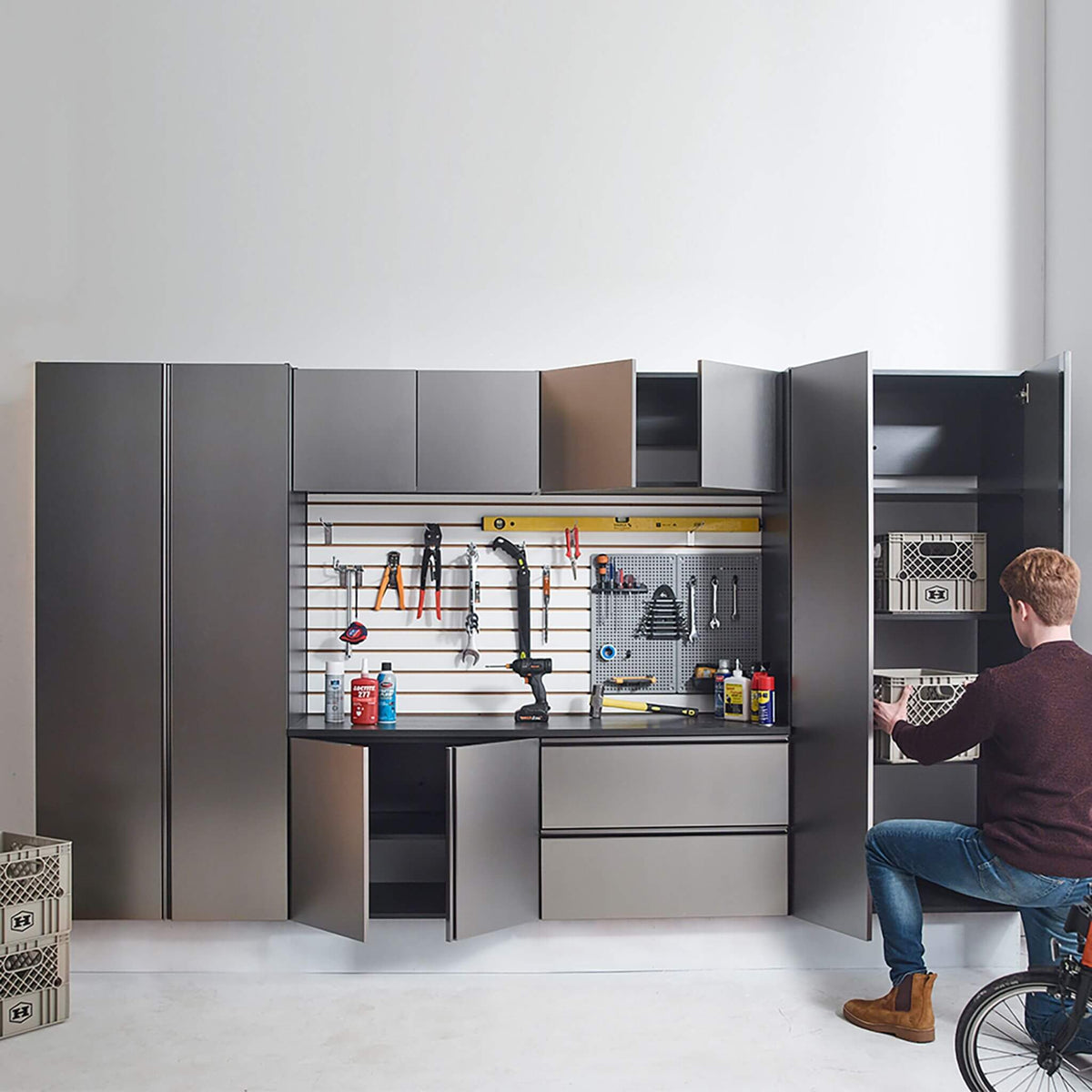 Heavy-Duty Wall-Mounted Metallic Gray Garage Cabinet Set With Soft Closing Doors And Drawers (SAK24368)