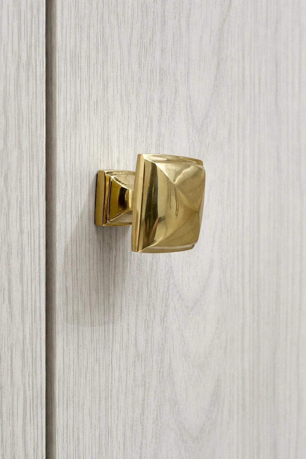 Heritage Brass Knob