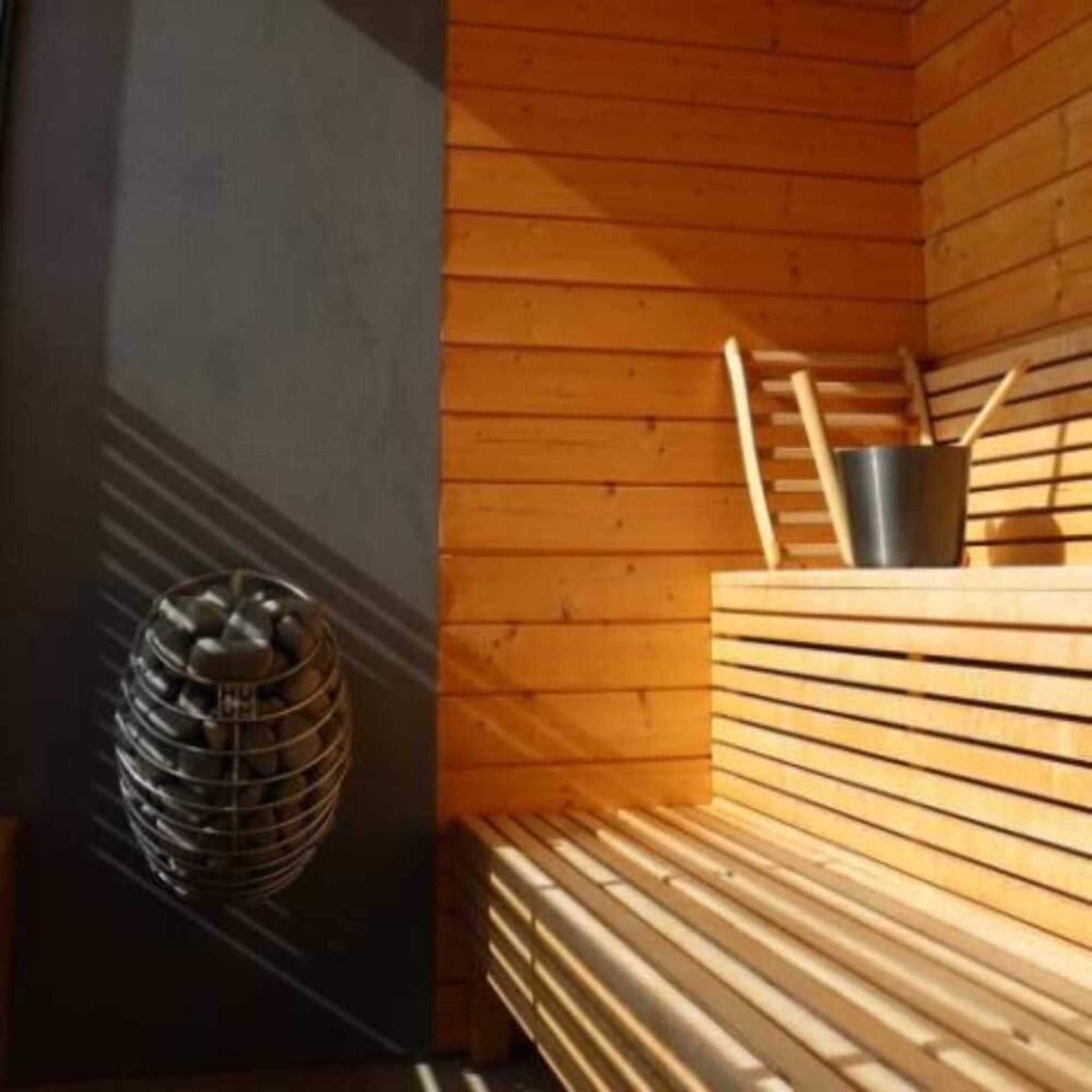 Huum Drop 240V SGS Listed Wall Mount Sauna Heater With UKU Local Digital Controller & Sauna Stones (SAK43120)