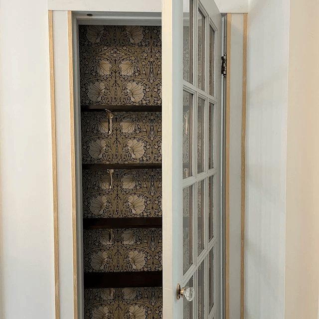 Arched Shelf Bracket - Brass Brushed/Satin