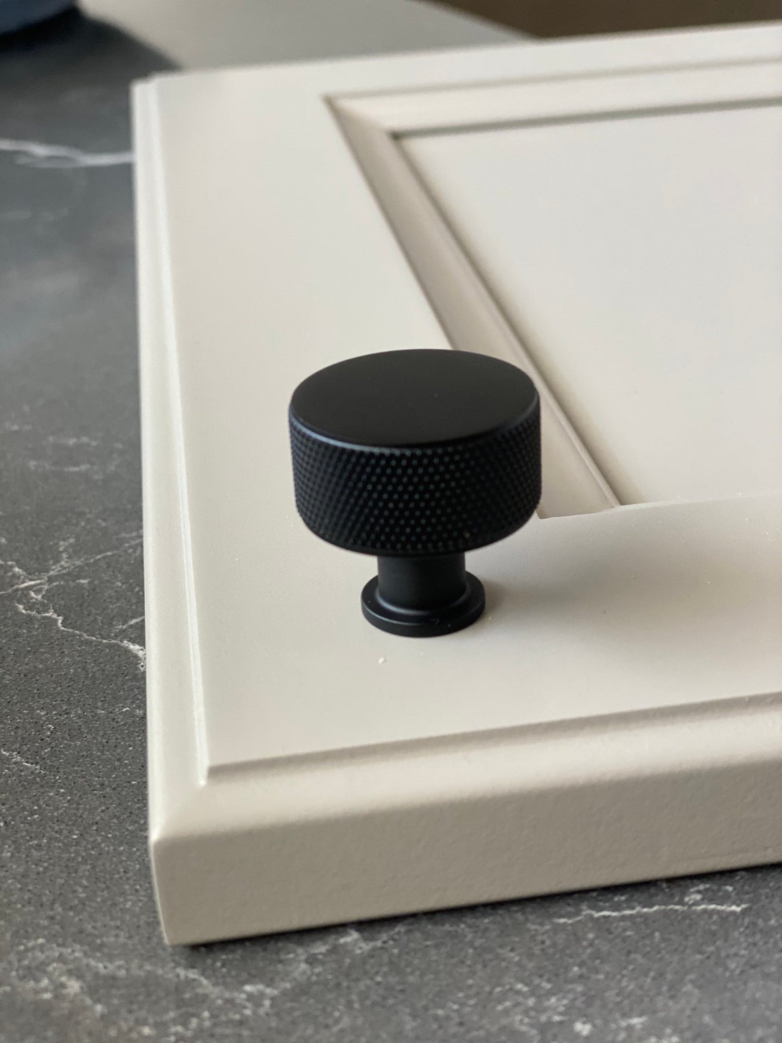 Knurled Round Knob 
