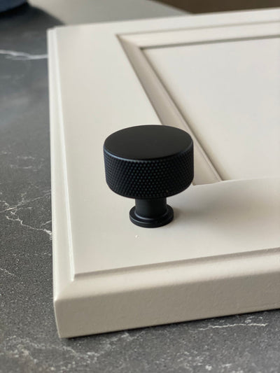 Knurled Round Knob 