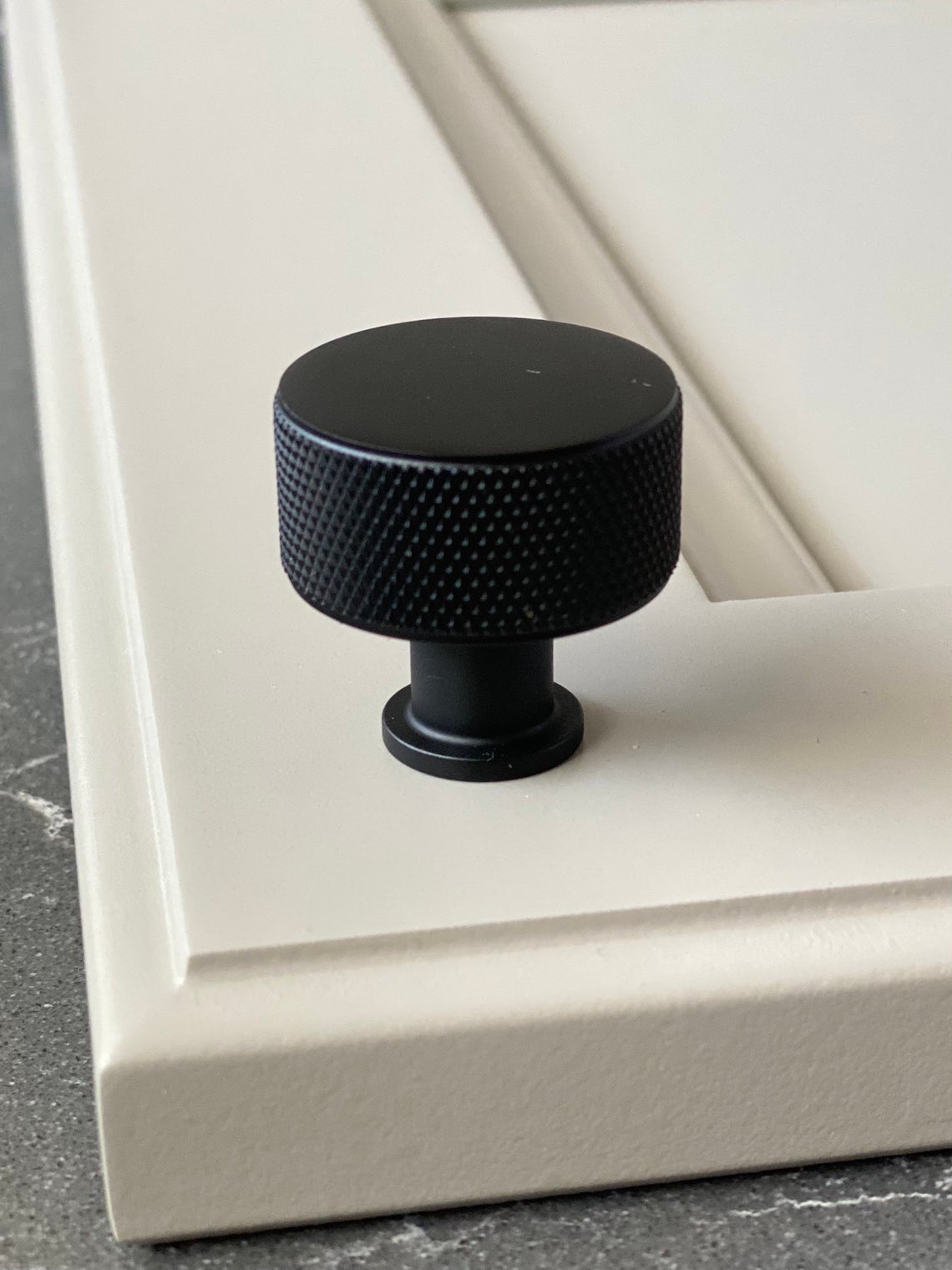 Knurled Round Knob 