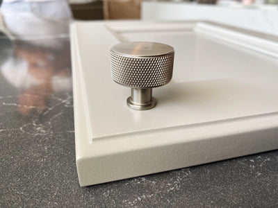 Knurled Round Knob 
