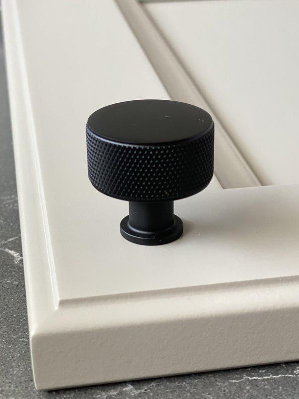 Knurled Matte Black Solid 