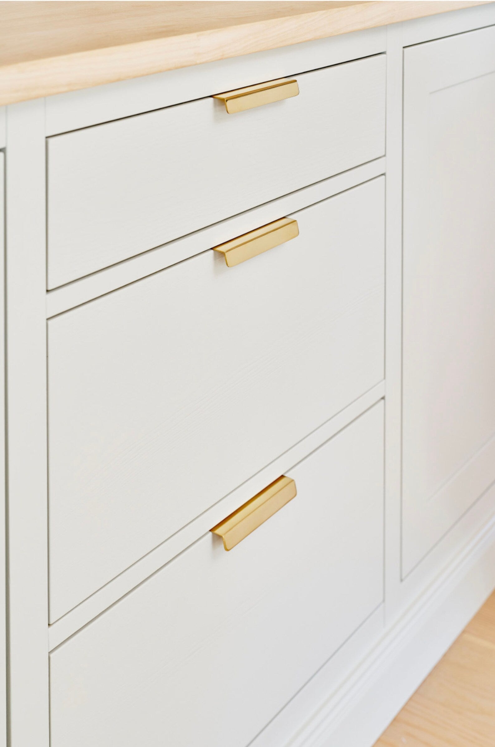 Unlacquered Brass 