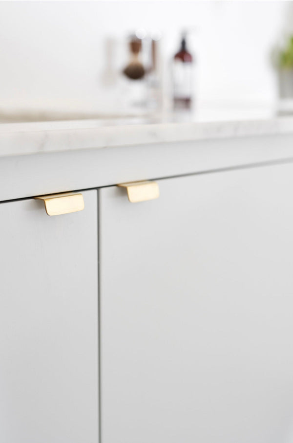 Unlacquered Brass 