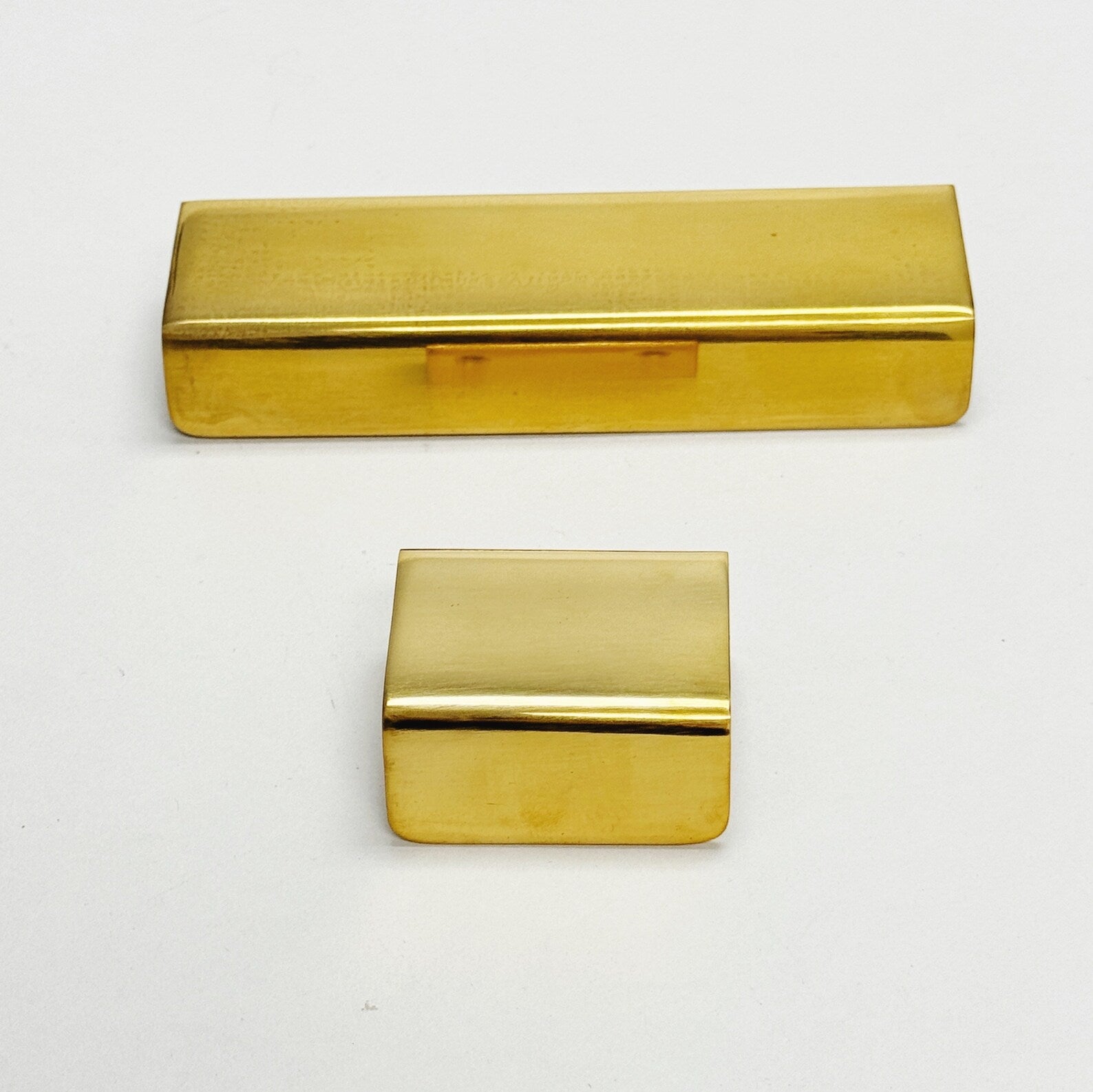 Unlacquered Brass 