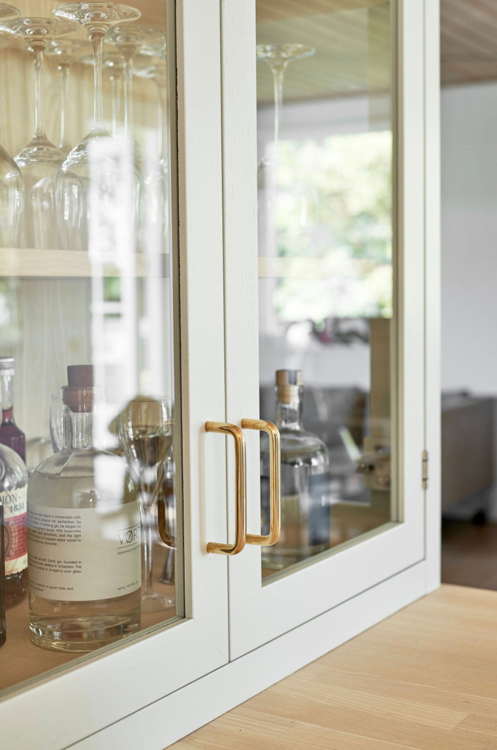 Unlacquered Brass 