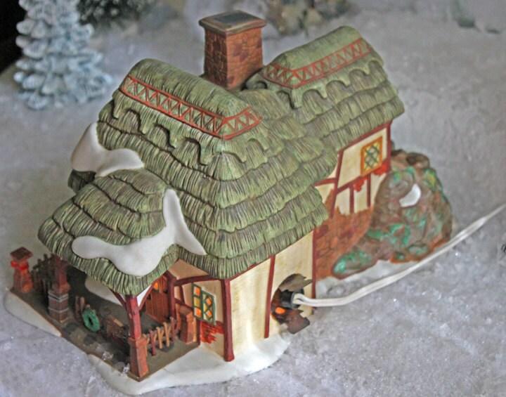 Department 56 Christmas Village Crooked Fence Cottage