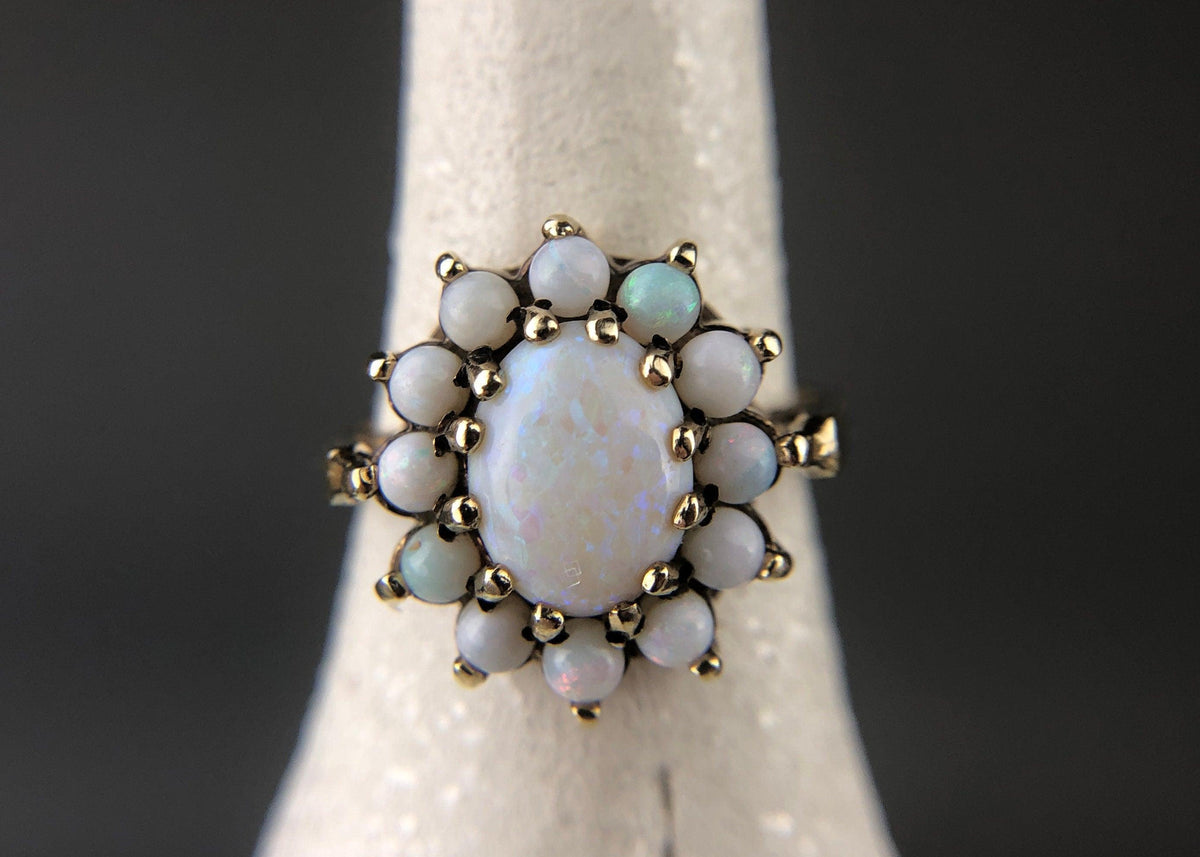 Vintage 10k Gold Cluster Ring with 13 Opal Stones.