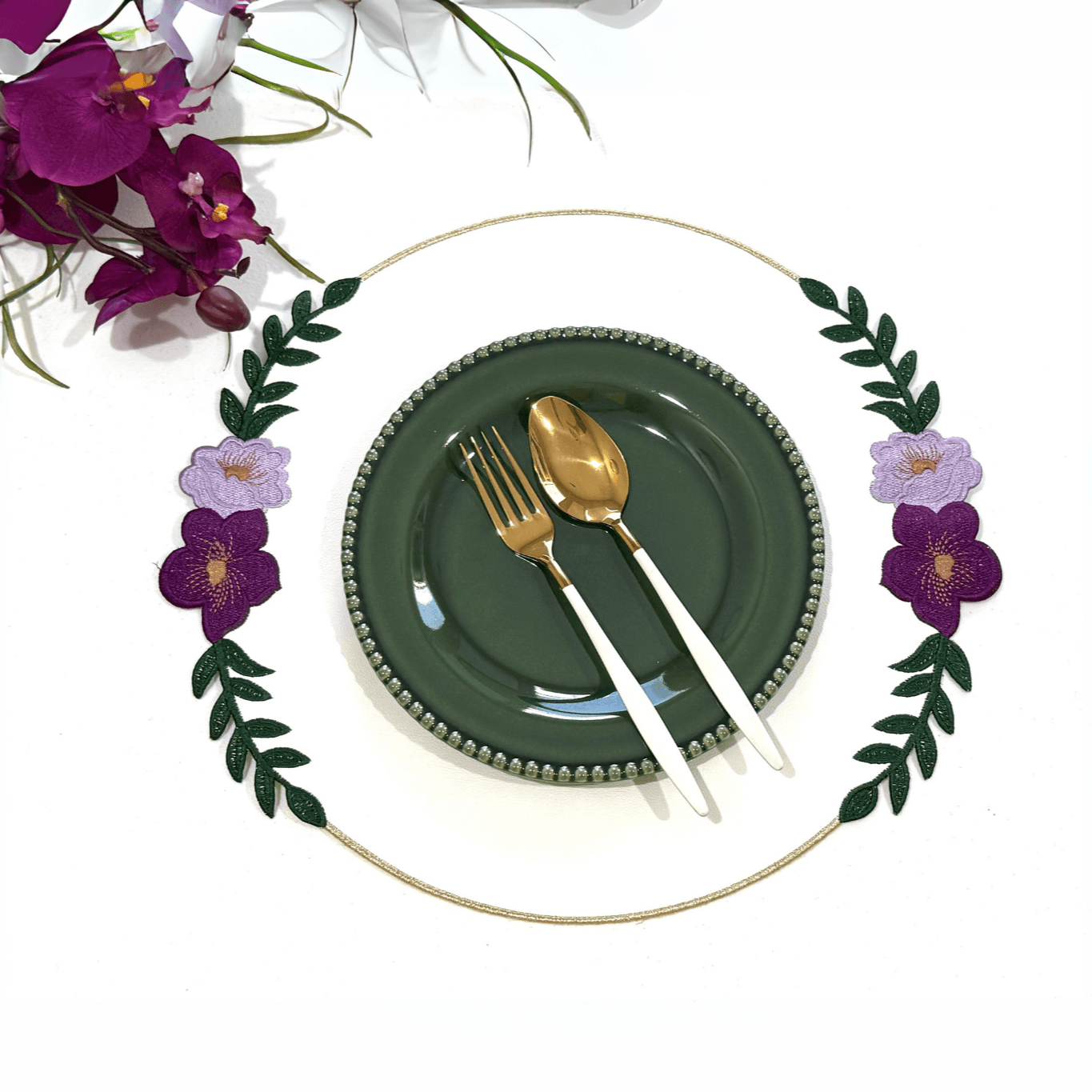 SPRING TABLE DECOR – JASMINE WHITE ROUND FAUX LEATHER PLACEMAT