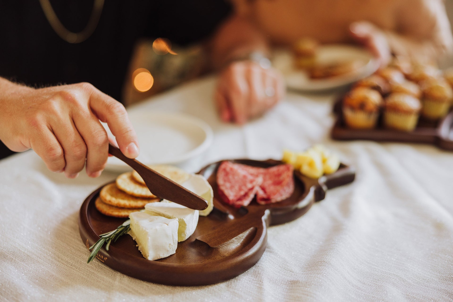 Reversible Snowman Sectioned Serving Tray with Knife Picnic Time Family of Brands